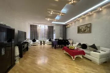 Satılır Yeni Tikili Gənclikdə 
