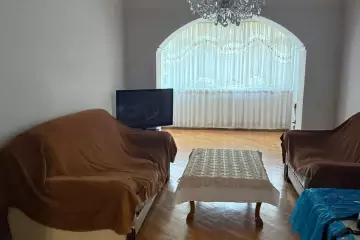 Aylıq Kirayə Köhnə Tikili 8-ci Kilometrdə 