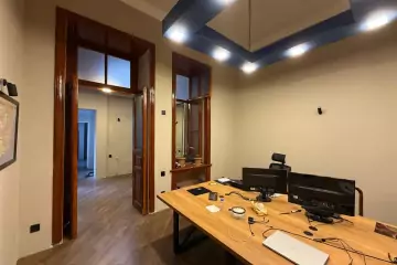 Satılır Köhnə Tikili Yasamalda