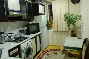 Aylıq Kirayə Köhnə Tikili 10-cu Mikrorayonda