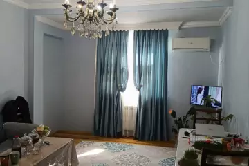 Satılır Yeni Tikili Qurtuluş 93da 