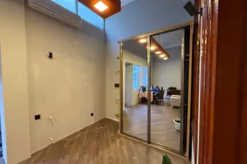 Satılır Köhnə Tikili Yasamalda