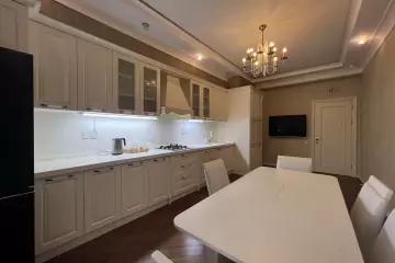 Satılır Yeni Tikili Ağ şəhər Kompleksində
