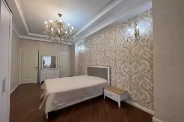 Satılır Yeni Tikili Ağ şəhər Kompleksində