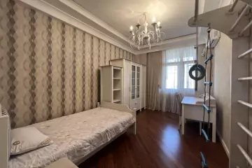 Satılır Yeni Tikili Ağ şəhər Kompleksində