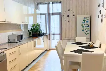 Satılır Yeni Tikili Beşmərtəbədə