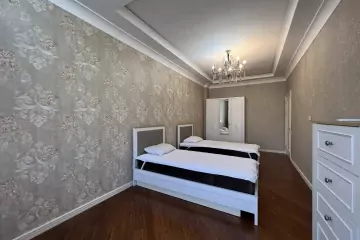 Satılır Yeni Tikili Ağ şəhər Kompleksində