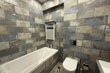 Satılır Yeni Tikili Ağ şəhər Kompleksində