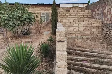 Satılır Bağ Evi Türkənda