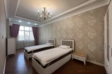 Satılır Yeni Tikili Ağ şəhər Kompleksində