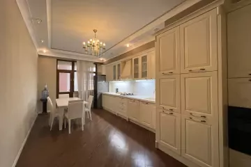 Satılır Yeni Tikili Ağ şəhər Kompleksində