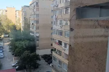 Satılır Köhnə Tikili Elmler Akademiyasıda