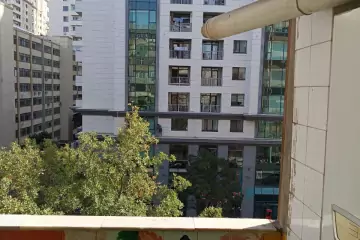 Satılır Köhnə Tikili Elmler Akademiyasıda