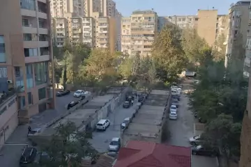 Satılır Köhnə Tikili Elmler Akademiyasıda