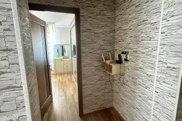 Satılır Yeni Tikili Qurtuluş 93da