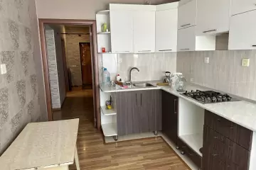 Satılır Yeni Tikili Qurtuluş 93da