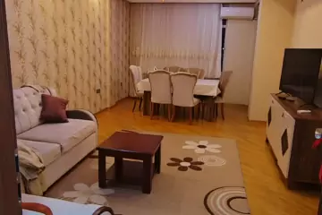 Satılır Yeni Tikili Heydər əliyev Mərkəzində