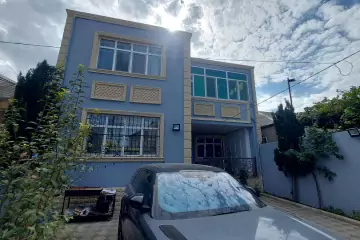 Satılır Həyət Evi Bakıxanovda