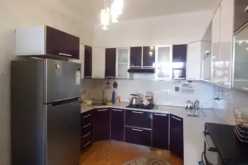 Satılır Həyət Evi Bakıxanovda