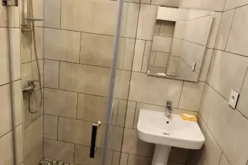 Satılır Köhnə Tikili Axundov Bağında