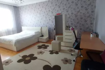 Satılır Həyət Evi Bakıxanovda