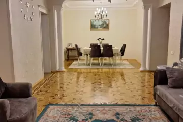 Satılır Həyət Evi Bakıxanovda