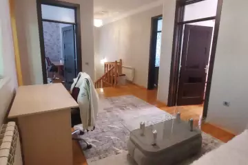 Satılır Həyət Evi Bakıxanovda