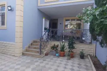 Satılır Həyət Evi Bakıxanovda