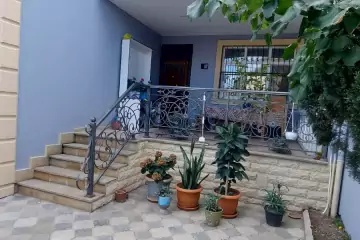 Satılır Həyət Evi Bakıxanovda