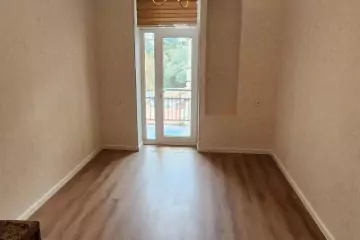 Satılır Köhnə Tikili Axundov Bağında