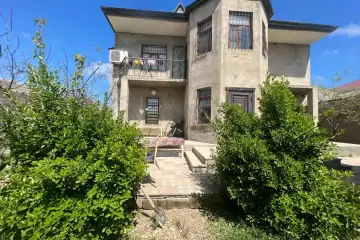 Satılır Həyət Evi Dədə Qorqudda