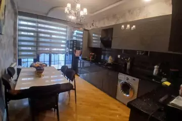 Satılır Yeni Tikili Heydər əliyev Mərkəzində