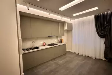 Satılır Yeni Tikili 8-ci Kilometrdə