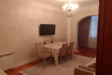 Satılır Köhnə Tikili 8-ci Mikrorayonda