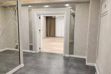 Satılır Yeni Tikili 8-ci Kilometrdə