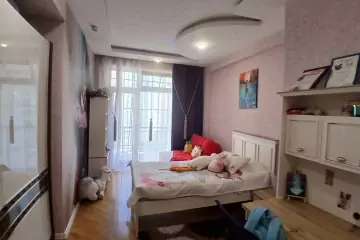 Satılır Yeni Tikili Heydər əliyev Mərkəzində