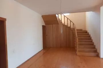 Satılır Bağ Evi Novxanıda
