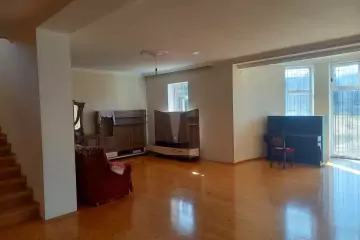 Satılır Bağ Evi Novxanıda