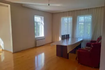 Satılır Bağ Evi Novxanıda