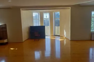 Satılır Bağ Evi Novxanıda