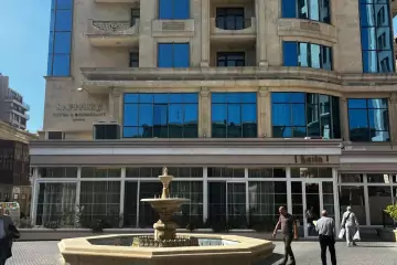 Aylıq Kirayə Yeni Tikili Mərkəzdə