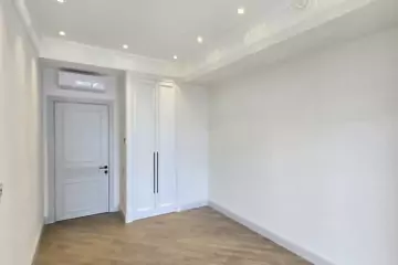 Satılır Yeni Tikili Nəsimi Bazarında
