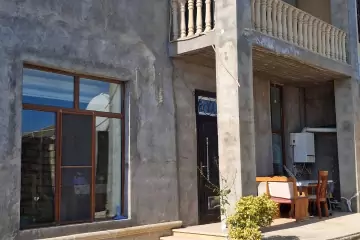Satılır Həyət Evi Binədə