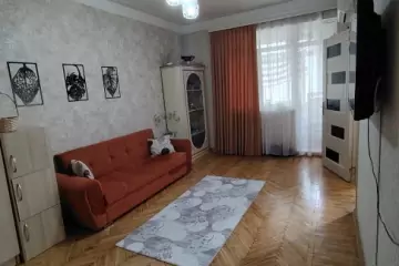 Satılır Köhnə Tikili Gənclik Mallda
