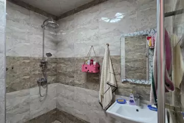 Satılır Köhnə Tikili Ukraniya Dairəsida