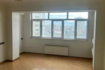 Satılır Köhnə Tikili Elmler Akademiyasıda