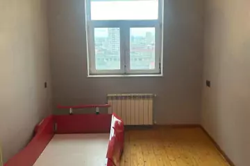 Satılır Köhnə Tikili Elmler Akademiyasıda