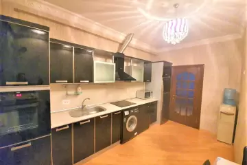 Aylıq Kirayə Yeni Tikili Mərkəzdə
