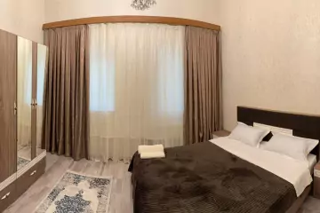 Aylıq Kirayə Köhnə Tikili Mərkəzdə
