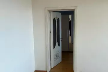 Satılır Köhnə Tikili Elmler Akademiyasıda
